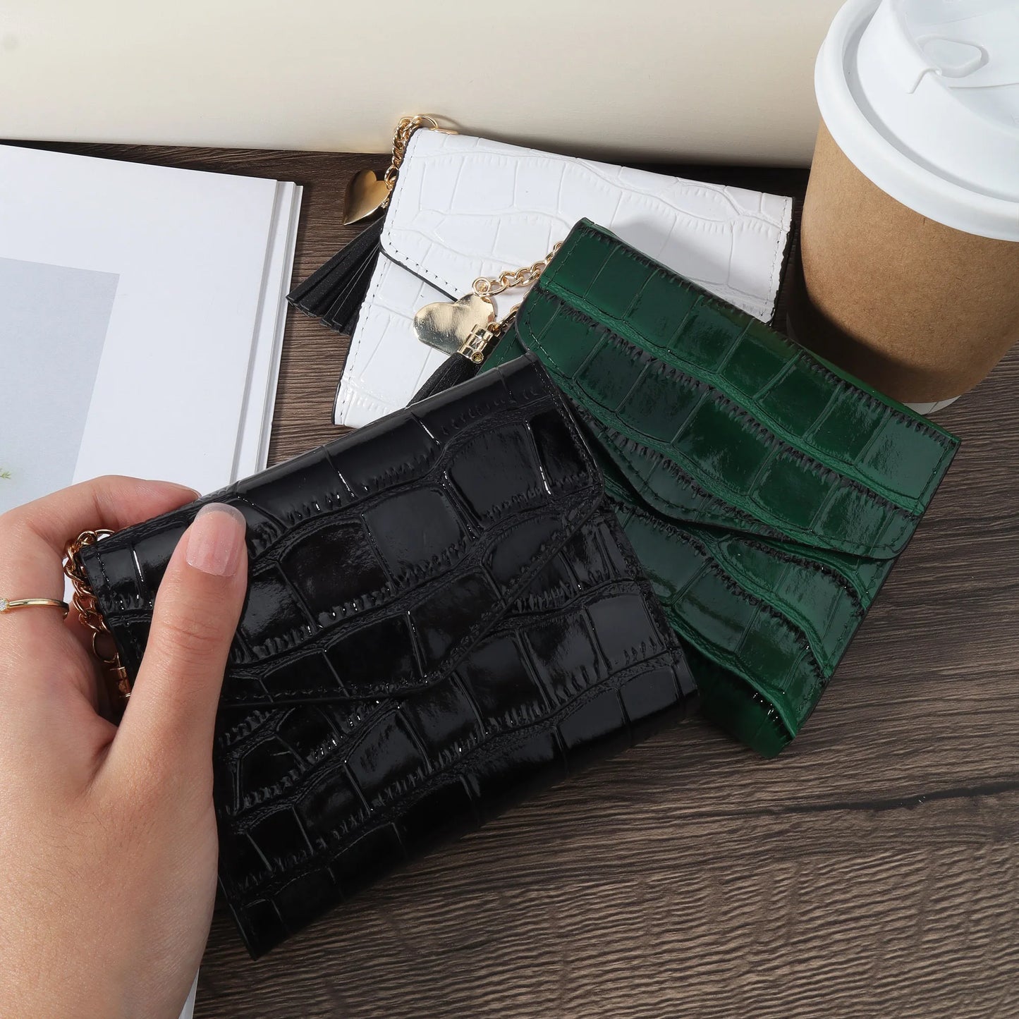 Fashionable metal heart-shaped and tassel decorated small wallet coin pocket small wallet three fold women's wallet mini, women'