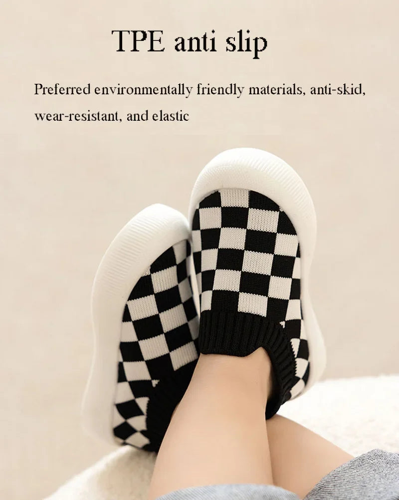 Baby shoes with soft soles, baby walking shoes, versatile, breathable, non slip sports shoes, spring and autumn new fashionable