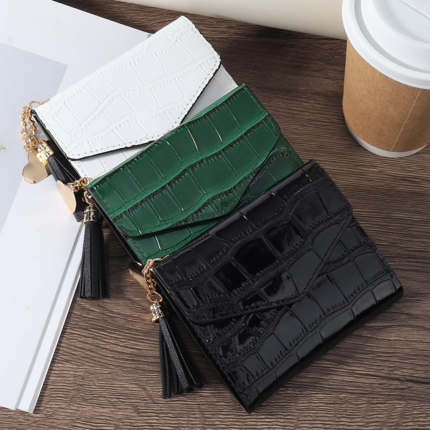 Fashionable metal heart-shaped and tassel decorated small wallet coin pocket small wallet three fold women's wallet mini, women'