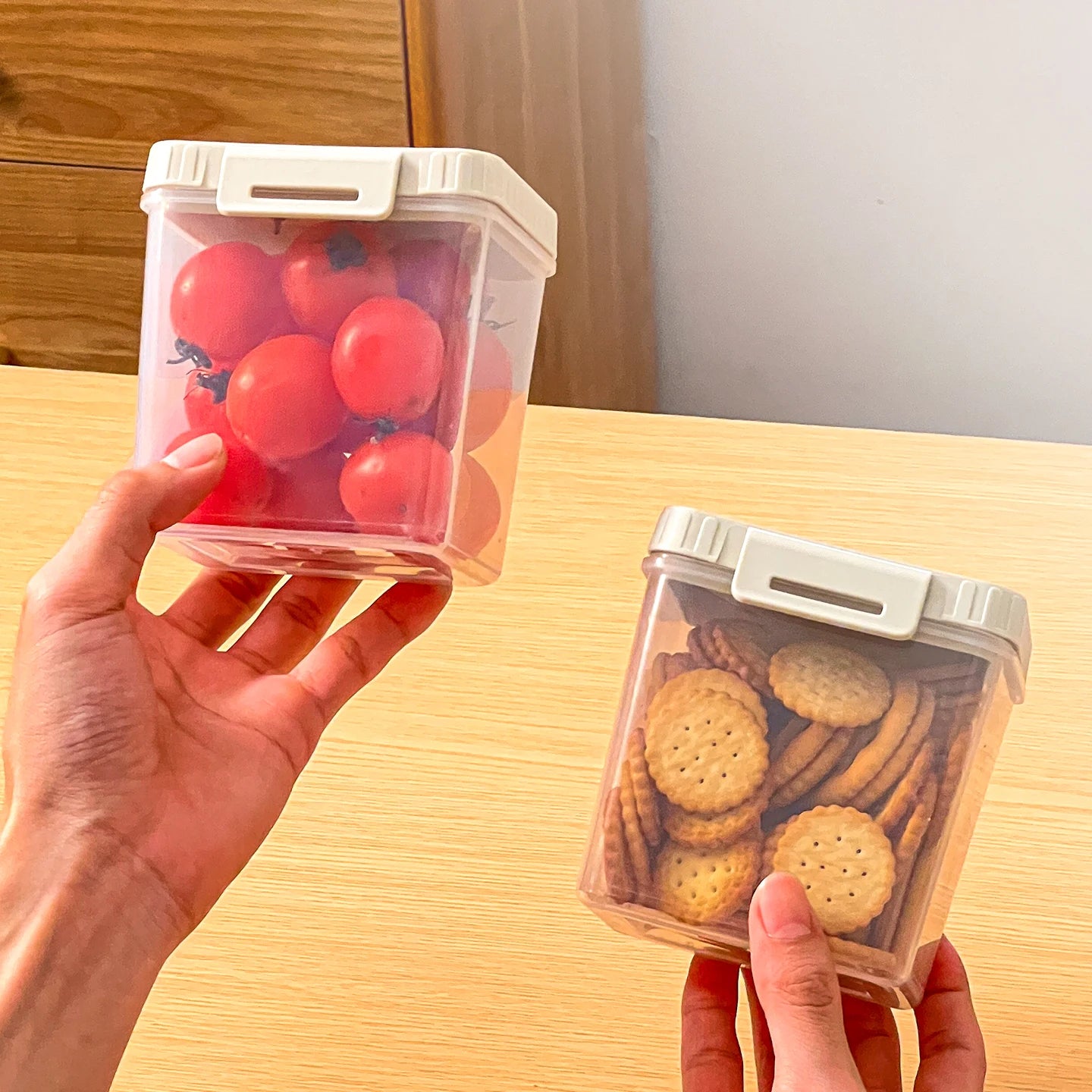 Clear Plastic Food Storage Box Portable Moisture Proof Sealed Snacks Grain Storage Container Drain Fruit Box Kitchen Organizer