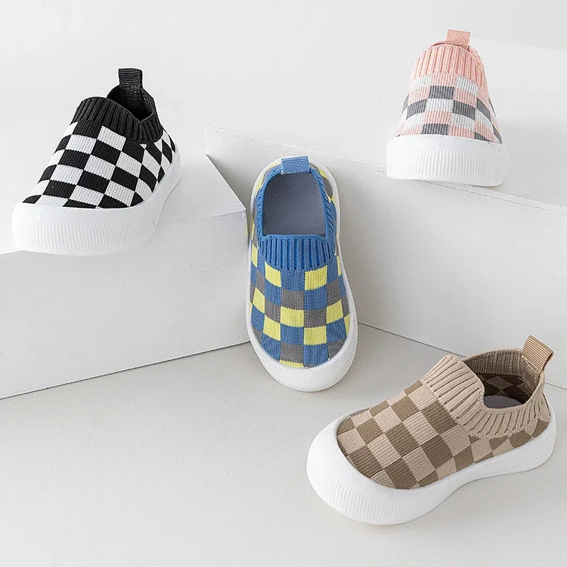 Baby shoes with soft soles, baby walking shoes, versatile, breathable, non slip sports shoes, spring and autumn new fashionable