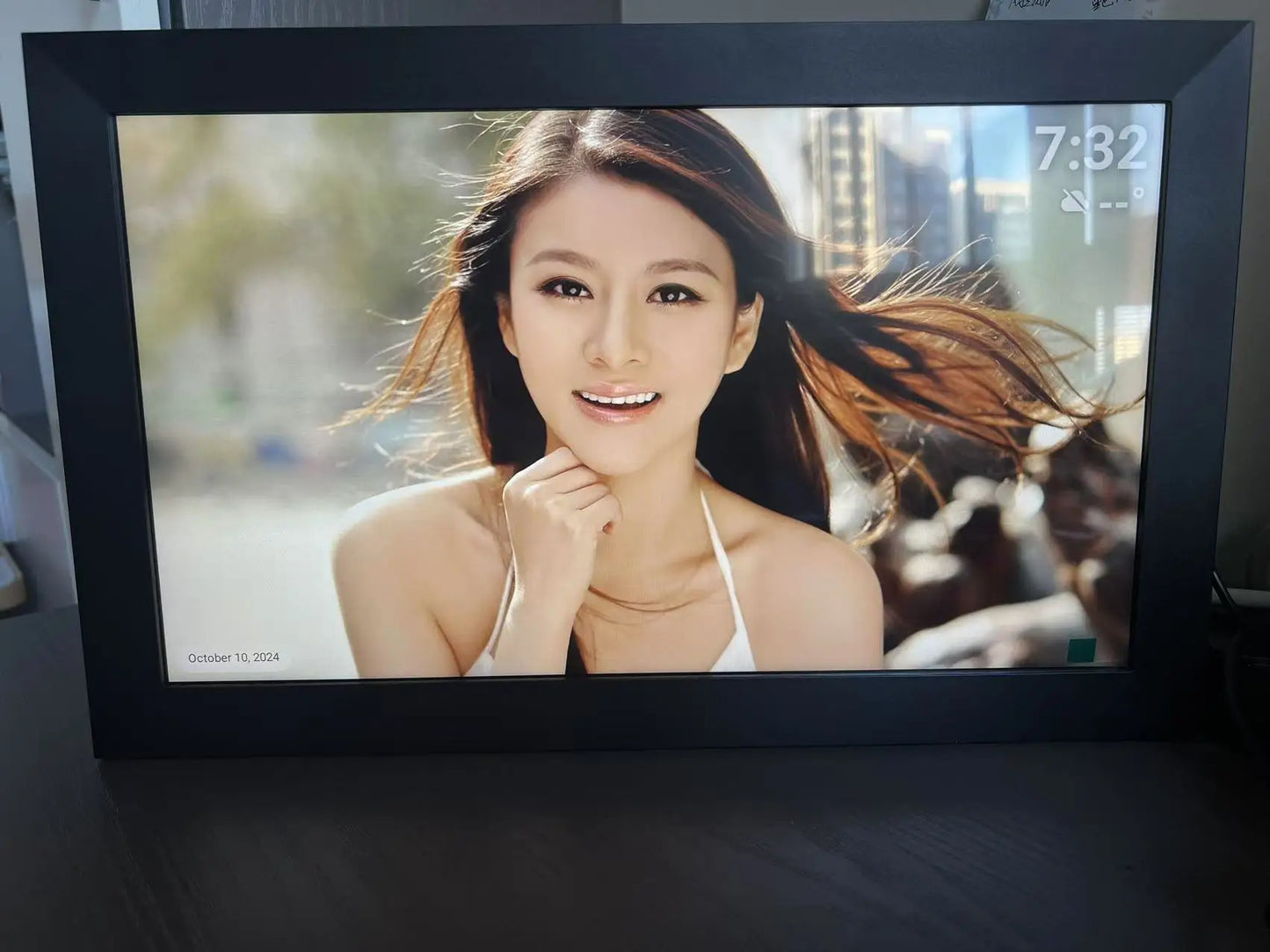 15.6 inch built in 32GB WiFi Large touch ips digital photo frame 1920*1080 Digital Frame via Uhale app