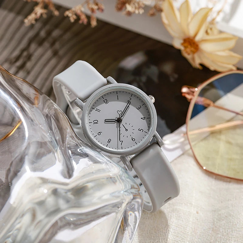 Women's Watch Fashion Simple Quartz Watch Student Sports Watch