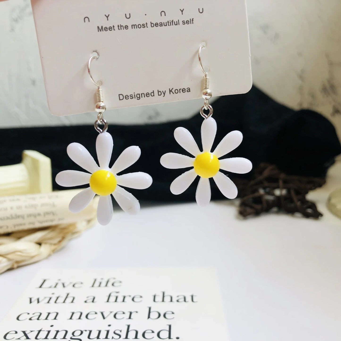 Big Resin White Daisy Dangle Earring for Women New Simple  Bellis Perennis Sunflower Daily Ear Jewelry Wholesale Christmas Gift