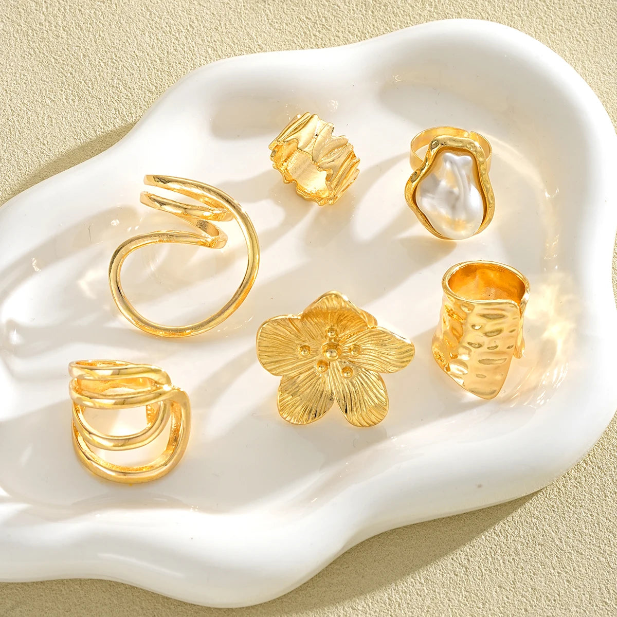 6Pcs/Set Fashion Imitation Pearl Flower Rings For Women Irregular Exaggerated Gold Color Line Rings Set New Female Jewelry Gifts