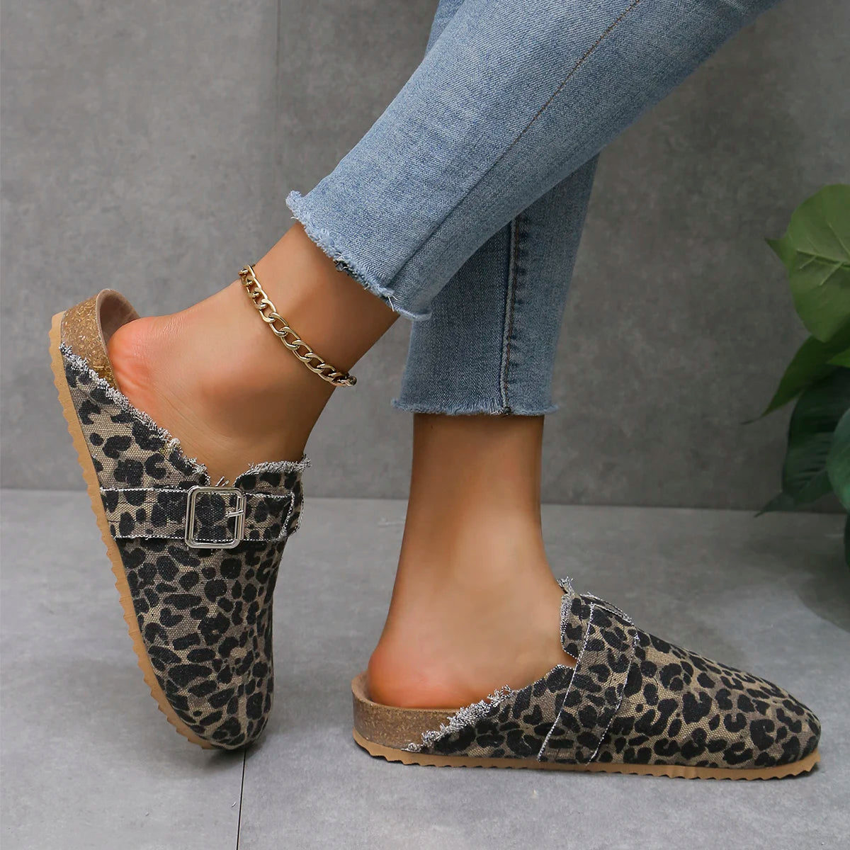 2024 Spring New Classic Women's Closed Toe Cork Sandals Slippers Ladies Leopard Cork Slippers Camo Mule Clogs Shoes Flats