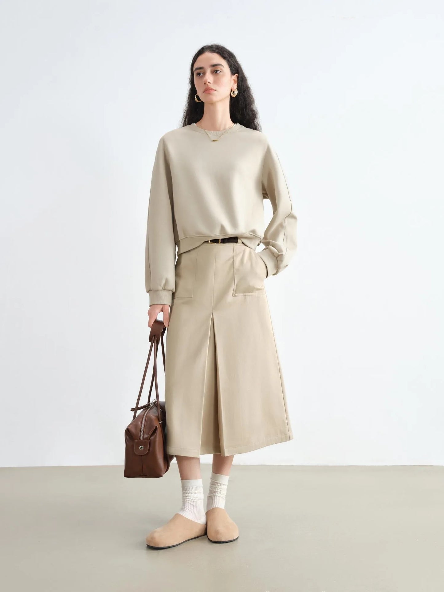 ZIQIAO Autumn 2025 Women's Round Neck Pullover Sweatshirt - Korean Style Loose Fit Casual Solid Color Daily Wear Basic Top