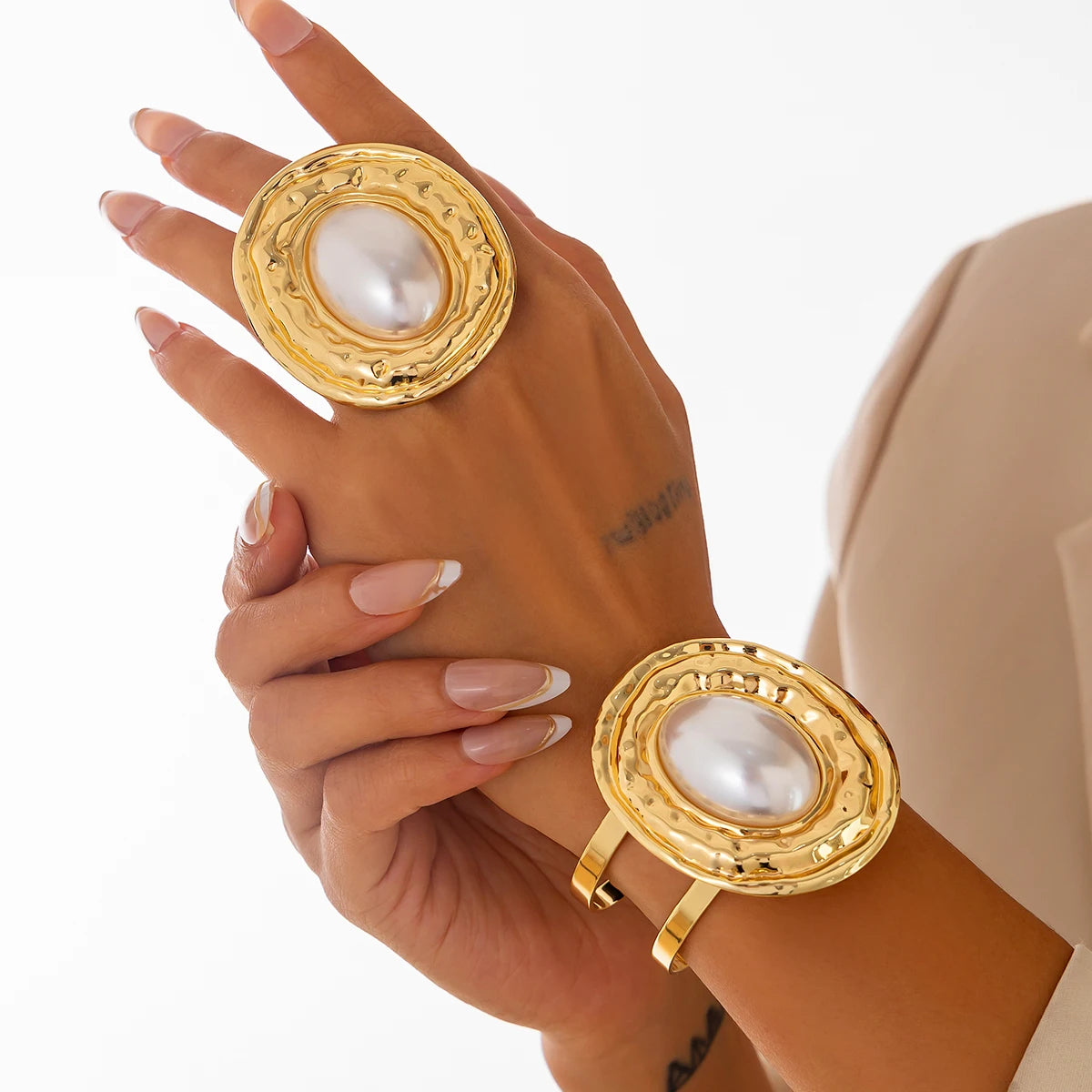PuRui 2Pcs/Set Exaggerated Circle Chunky Adjustable Open Cuff Bangles Imitation Pearl Rings for Women Grunge Jewelry Set Gift