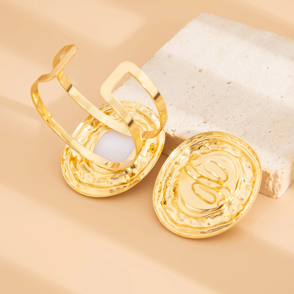 PuRui 2Pcs/Set Exaggerated Circle Chunky Adjustable Open Cuff Bangles Imitation Pearl Rings for Women Grunge Jewelry Set Gift