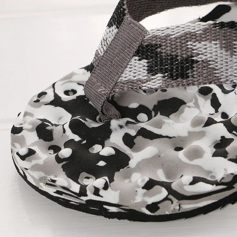 New Fashion Summer Massage Flip-Flops Men Slippers Beach Sandals Comfortable Men Casual Shoes Fashion Men Flip Flops Footwear