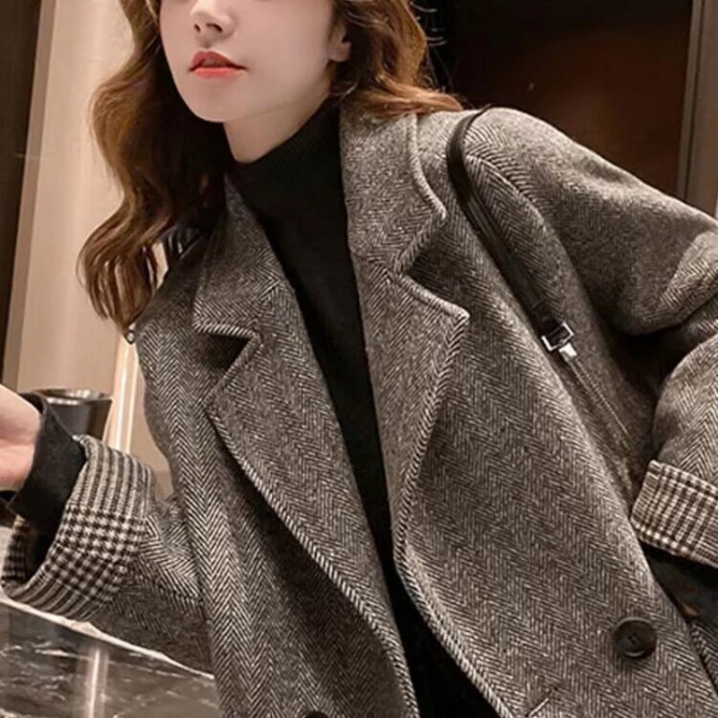 Fashionable British Wool Coat for Women in Autumn and Winter, New Casual Loose Collar Pocket Windproof Jacket for Women
