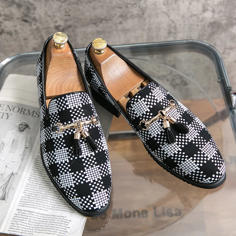 Gentleman Patent Leather Wedding Party Dress Shoes Designer Male Grid Pattern Tassels Formal Footwear Sapatos Tenis Masculino