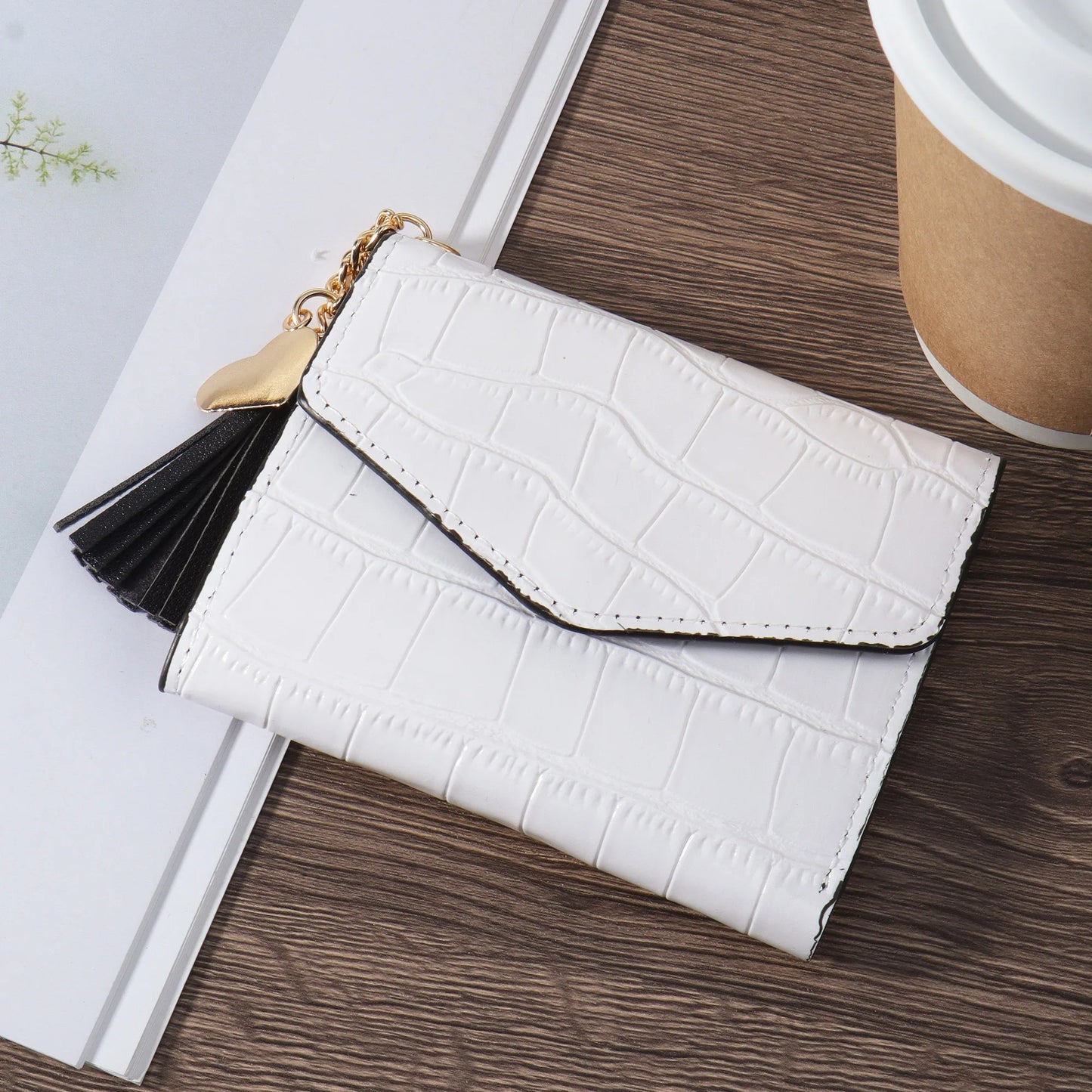 Fashionable metal heart-shaped and tassel decorated small wallet coin pocket small wallet three fold women's wallet mini, women'