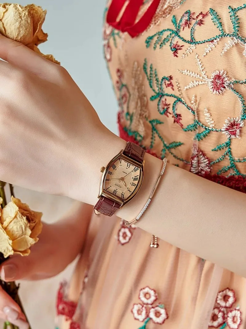 Simple Fashion Retro Brown Women Quartz Watches High Quality Ladies Wristwatches Vintage Leather Watchband Watch for Lovers Gift