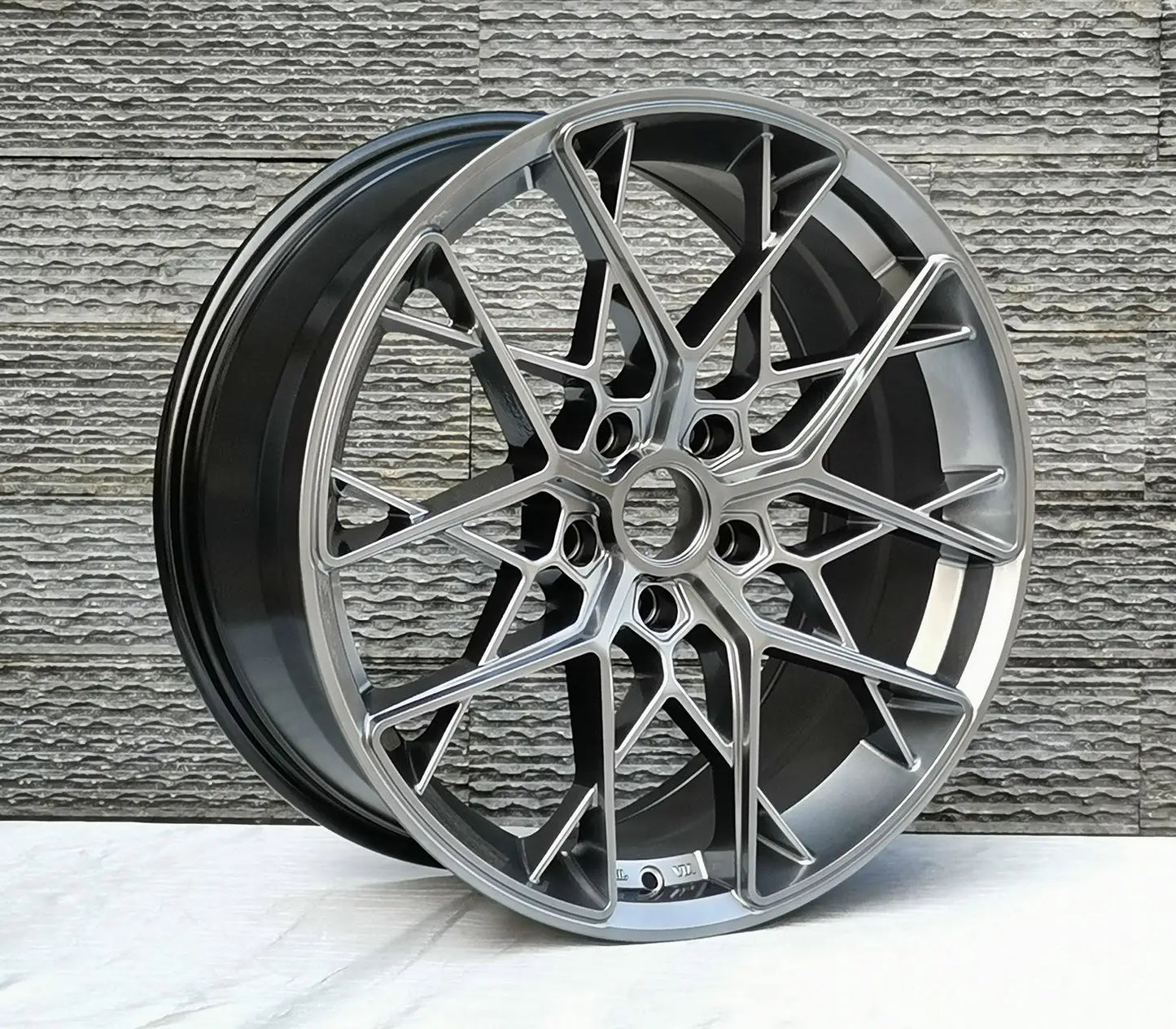 Aluminum Alloy Car Rims - 16-22 Inch, Aircraft-Grade 6061, High Tensile Strength, Customized for Modification, Upgrade & Repair