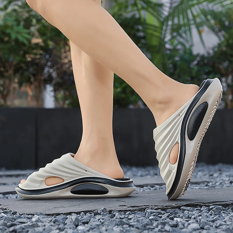 Summer Men's Slippers Outdoor Sandals Beach Comfortable Slides Indoor Men Casual Shoes Garden Shoes Men Home Slippers Flip Flops