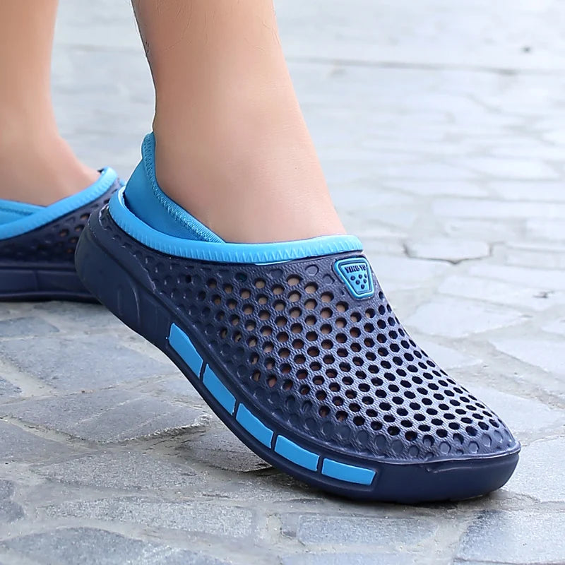Men Pool Sandals Summer Outdoor Beach Shoes Men Slip on Garden Clogs Water Shower Slippers Unisex Zapatos
