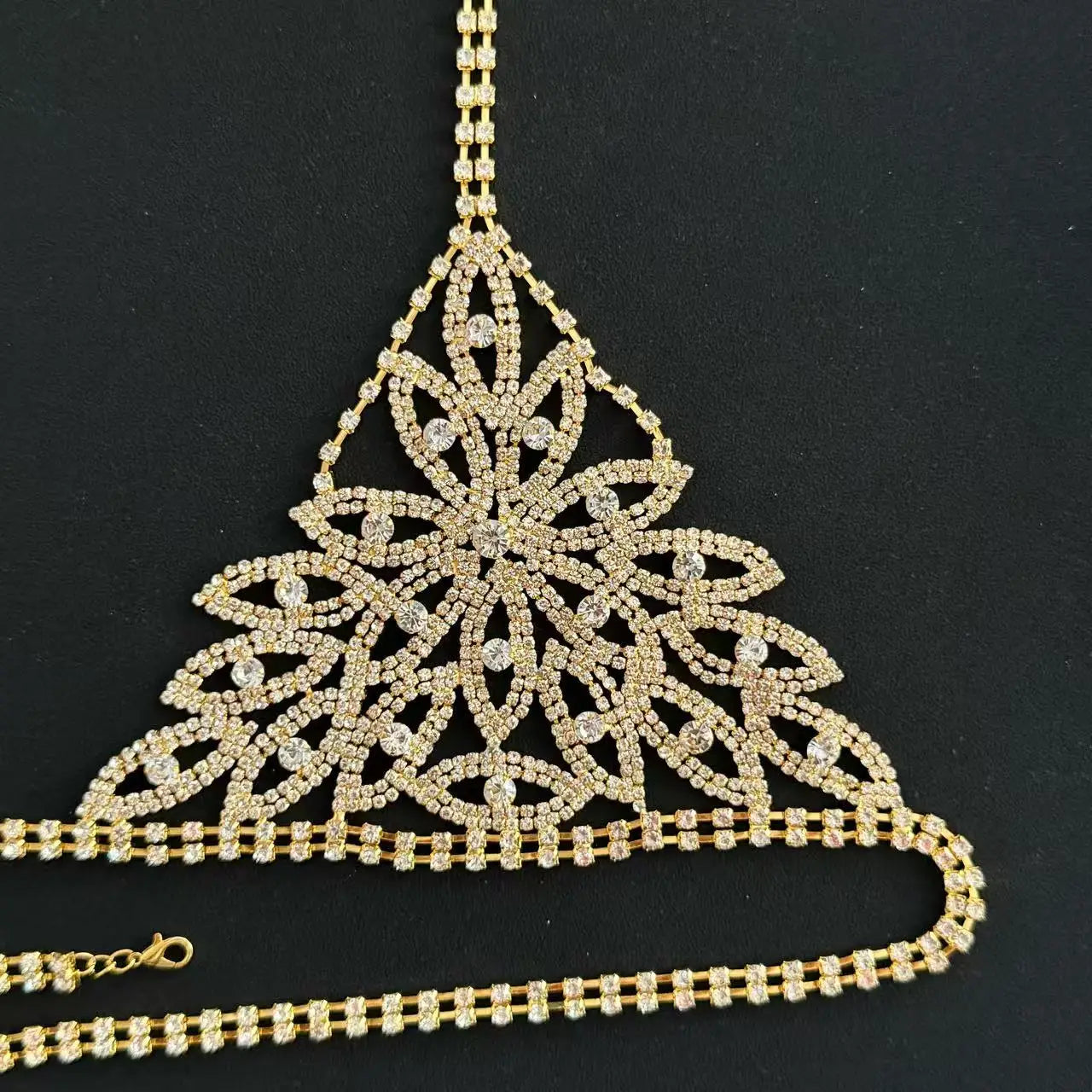 The chic Bohemian style Rhinestone mesh finger bracelet is the perfect choice for casual wear, gifts, and finger jewelry