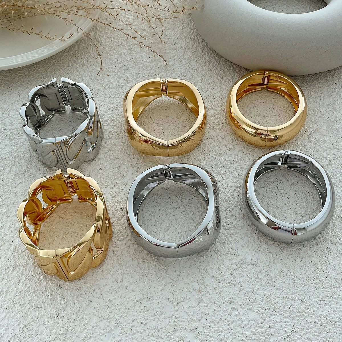 SHIXIN Exaggerated Smooth Gold Color Wide Chain Spring Bangle for Women Hip Hop Metal Geometric Cuff Bracelet Unisex Men Jewelry
