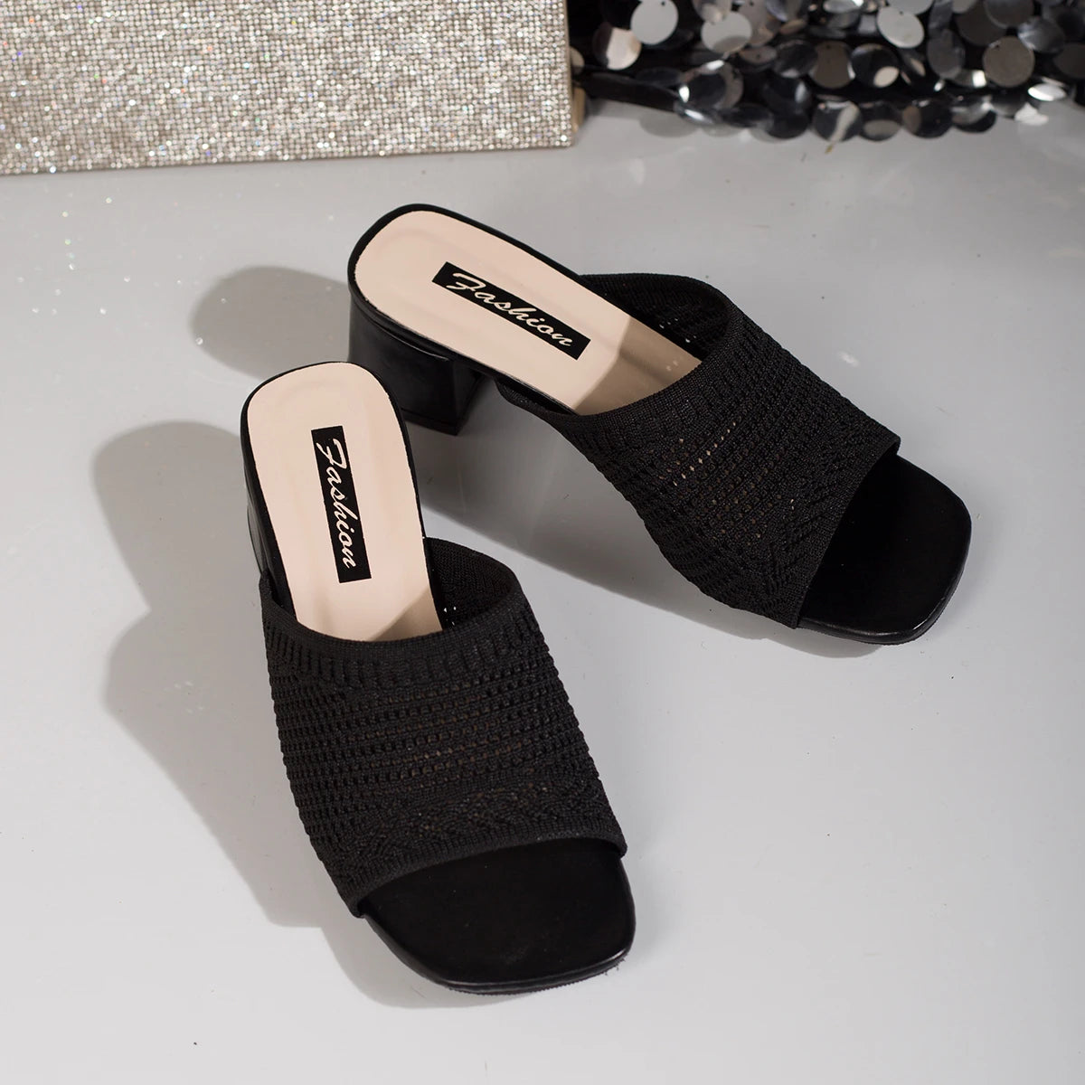 Women Slippers 2025 Summer Closed Toe Comfort Slippers Women Outdoor Fashion Fly Weave Sandals Women Medium Heel Slipper