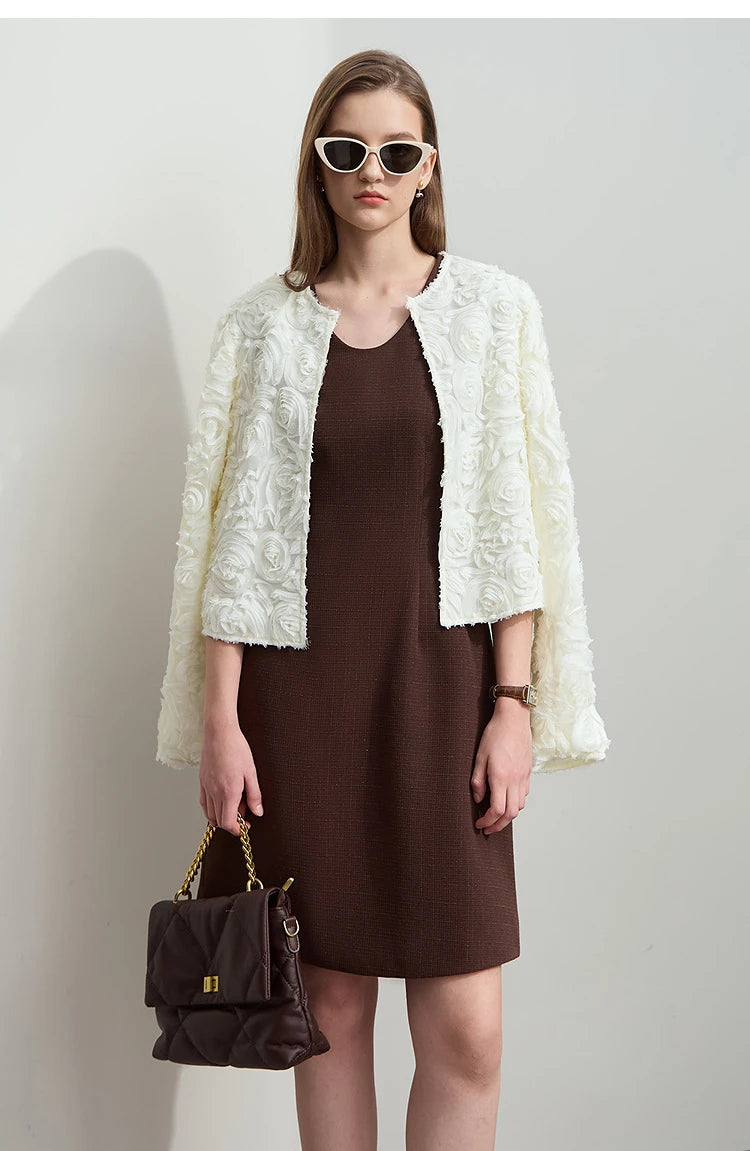 AMII Minimalism Short Jacket Women 2025 Autumn New Elegant Romantic Stereoscopic Flower O-Neck Hook Button Outwear Coat 12521066