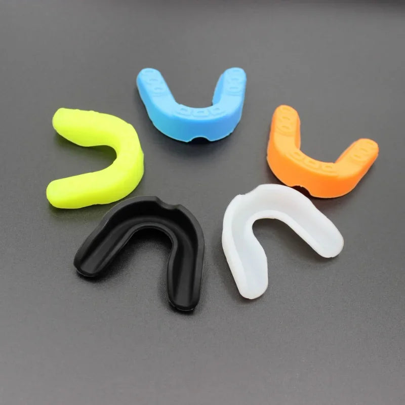 Professional Silica Gel Mouth Guard for Sports, Teeth Protector for Kids and Adults Ideal for Basketball Rugby Boxing and Karate