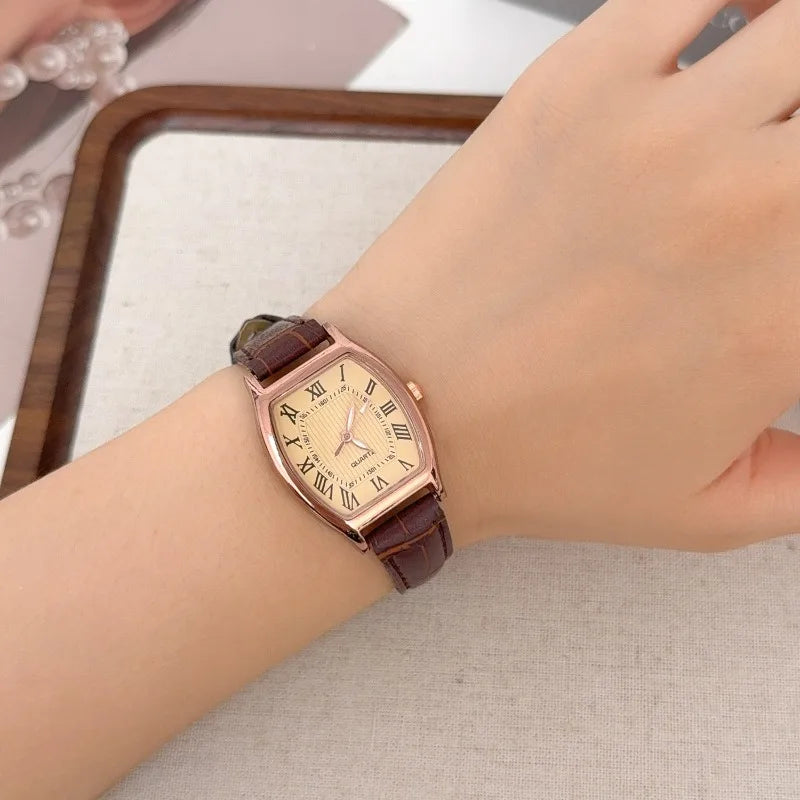 Simple Fashion Retro Brown Women Quartz Watches High Quality Ladies Wristwatches Vintage Leather Watchband Watch for Lovers Gift
