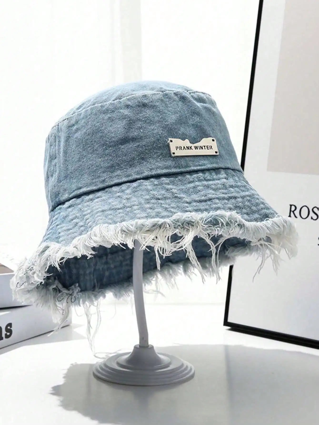 Women Sunscreen Casual Bucket Hat With Silver Letter Badge And Frayed Brim, Suitable For Travel And Shopping Outfits Music Fest