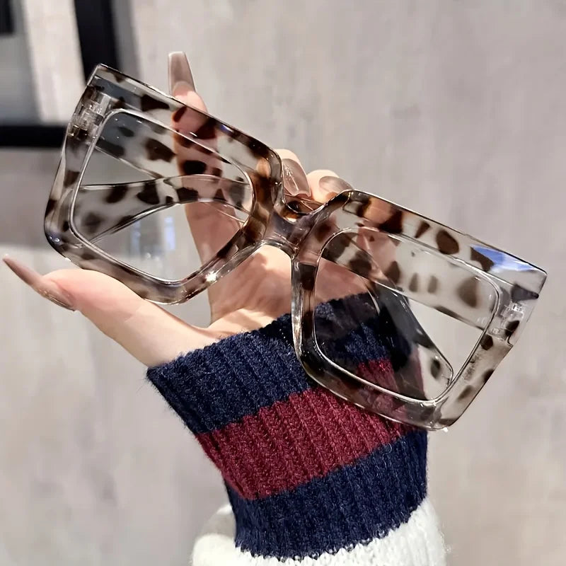 4Elegant Square Transparent Lens Glasses - Retro Style，PCFrame，It's an ideal gift for friends and family members，Very suitable f