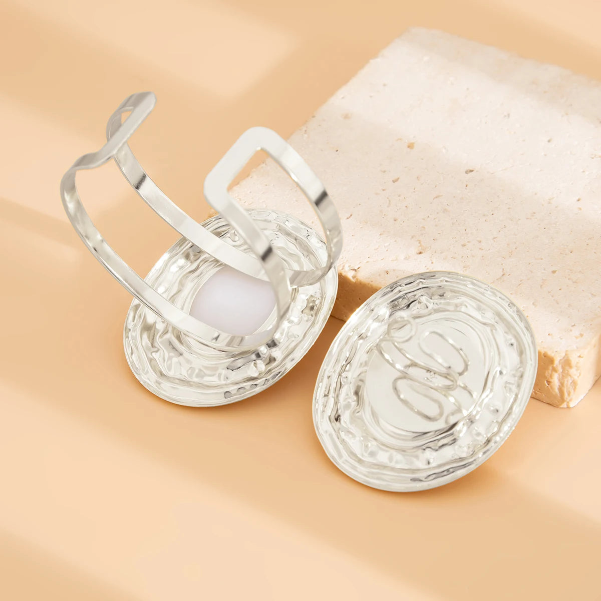 PuRui 2Pcs/Set Exaggerated Circle Chunky Adjustable Open Cuff Bangles Imitation Pearl Rings for Women Grunge Jewelry Set Gift