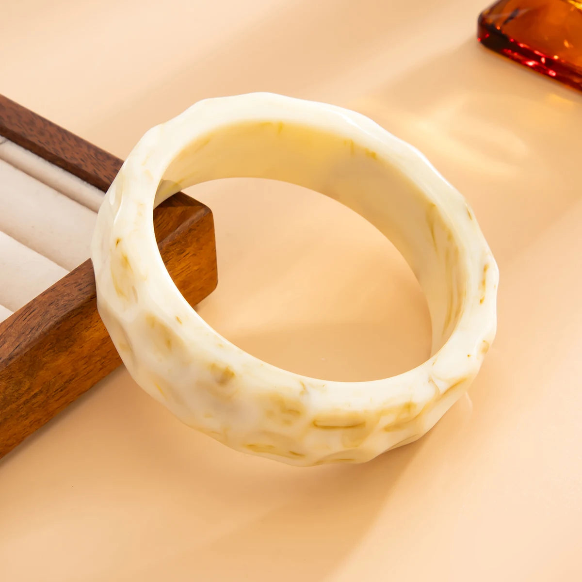 Salircon 4 Styles Vintage Punk Irregular White Resin Cuff Elastic Bangles Women Boho Wide Geometric Bracelets Y2K Jewelry Gifts