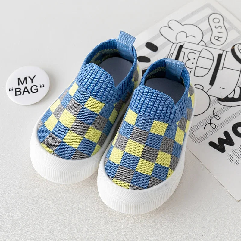 Baby shoes with soft soles, baby walking shoes, versatile, breathable, non slip sports shoes, spring and autumn new fashionable