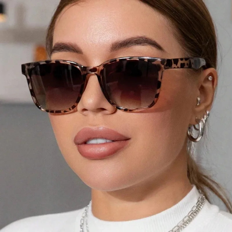 Retro Classic Vintage Square Sunglasses Women Oversized Sunglasses Women Men Retro Leopard Luxury Sun Glasses UV400 Glasses