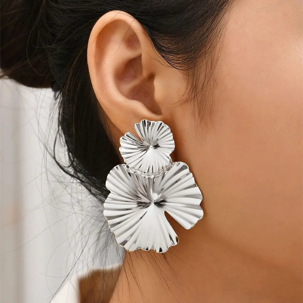 European Exaggerate Metal Statement Earrings for Women Vintage Fashion Round Star Leaf Irregular Geometry Long Earrings Jewelry