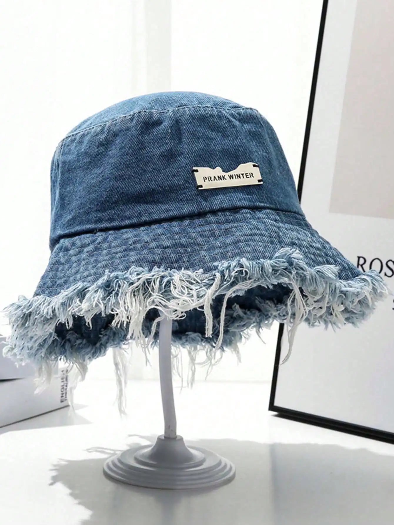 Women Sunscreen Casual Bucket Hat With Silver Letter Badge And Frayed Brim, Suitable For Travel And Shopping Outfits Music Fest