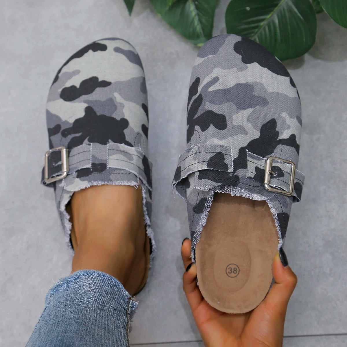 2024 Spring New Classic Women's Closed Toe Cork Sandals Slippers Ladies Leopard Cork Slippers Camo Mule Clogs Shoes Flats
