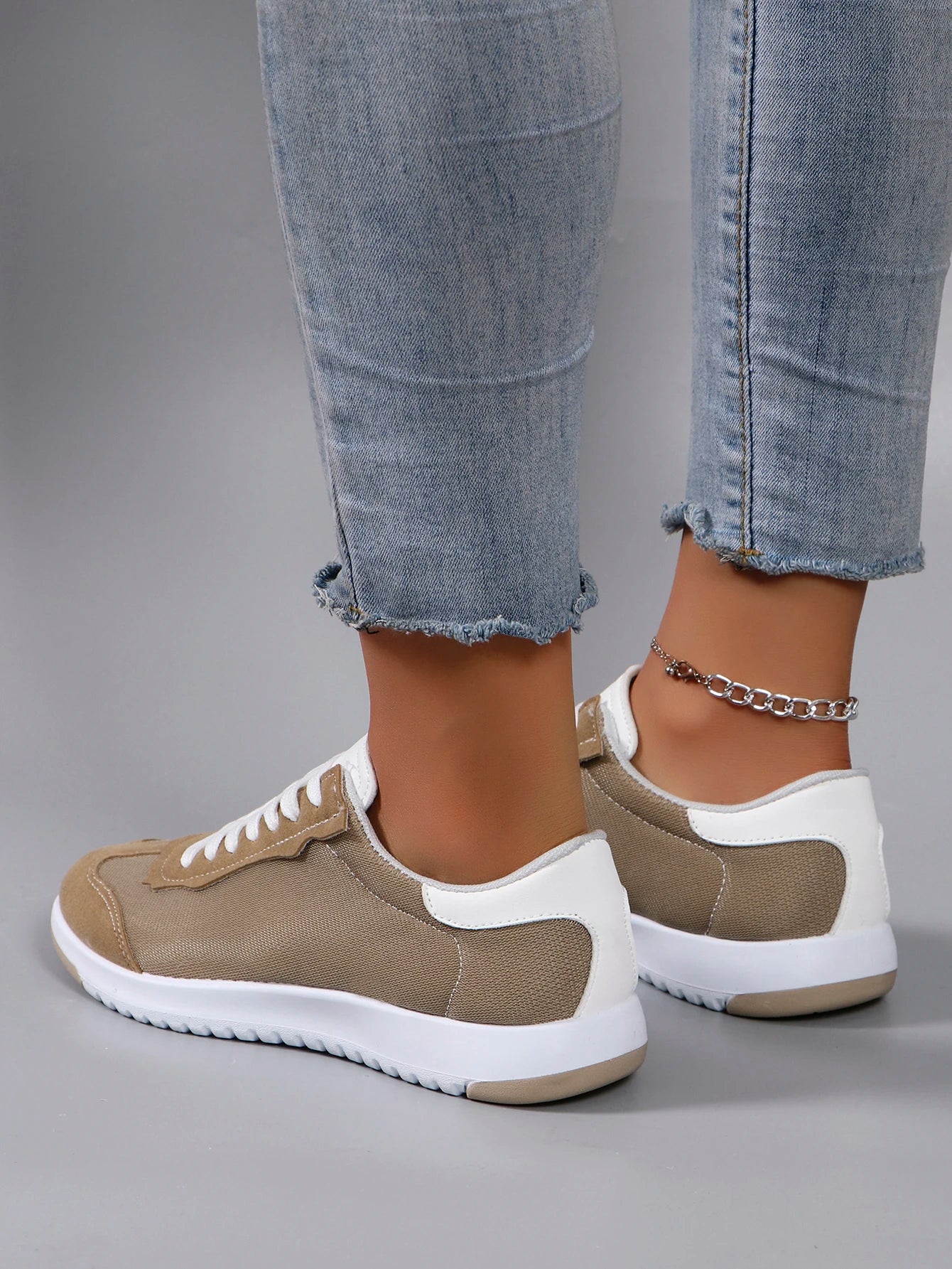 Spring new women's sports shoes, fashionable, breathable, lightweight, non-slip, wear-resistant, casual sports shoes, flat shoes