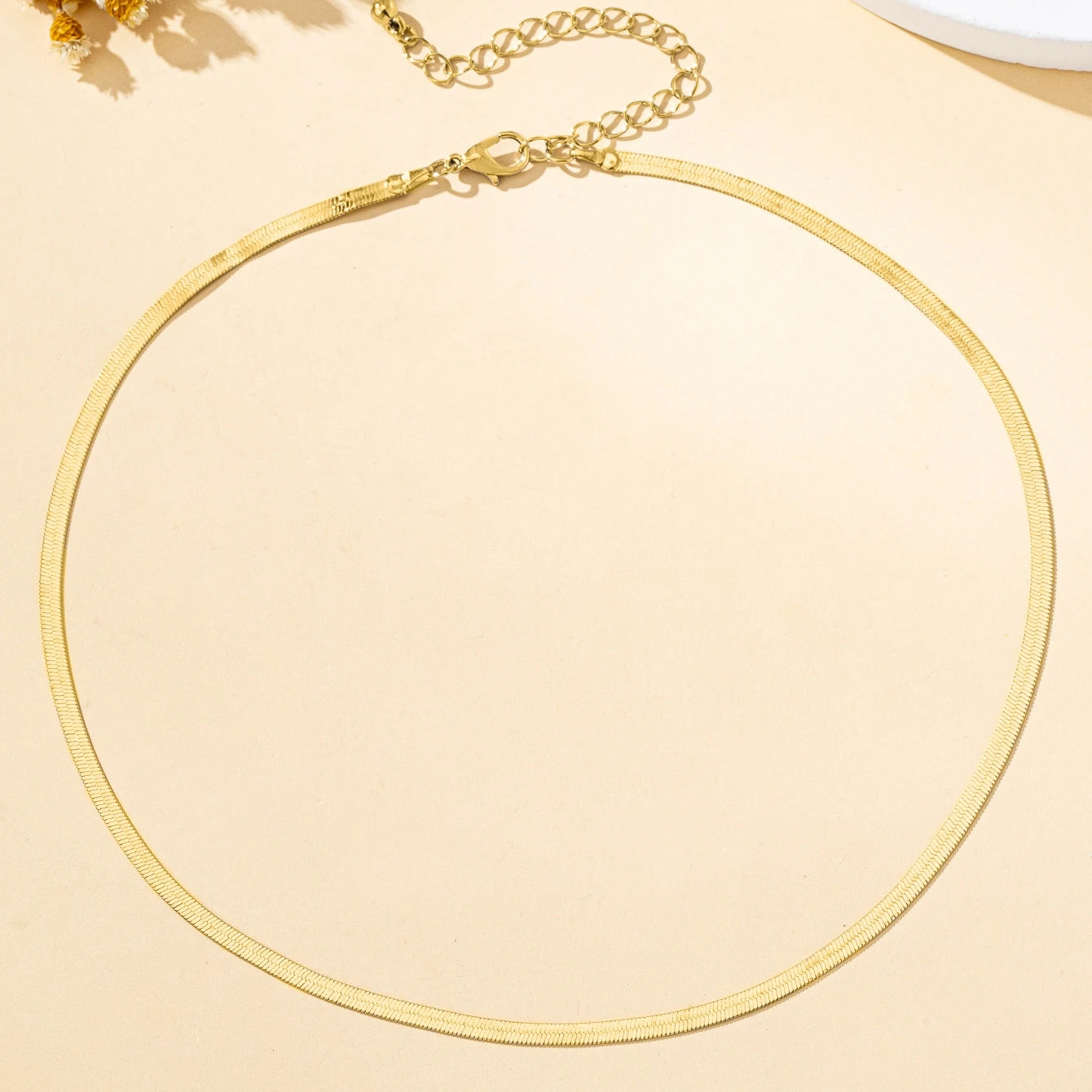 A Women's Chain Necklace, Minimalist Style High-End Versatile Metal Necklace, Suitable for Daily Wear and Vacation Wear