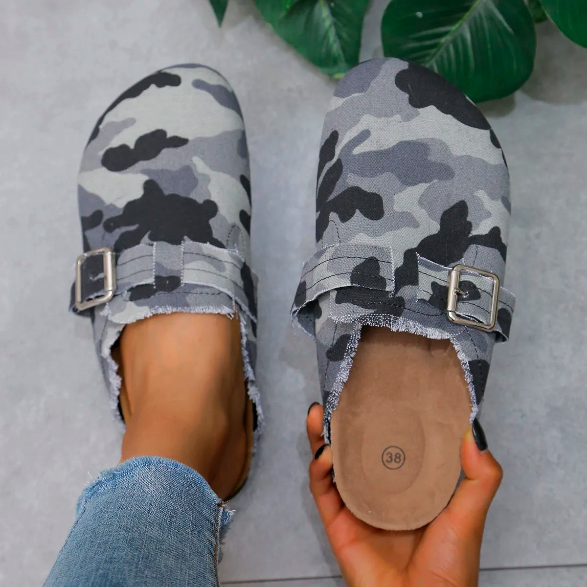 2024 Spring New Classic Women's Closed Toe Cork Sandals Slippers Ladies Leopard Cork Slippers Camo Mule Clogs Shoes Flats