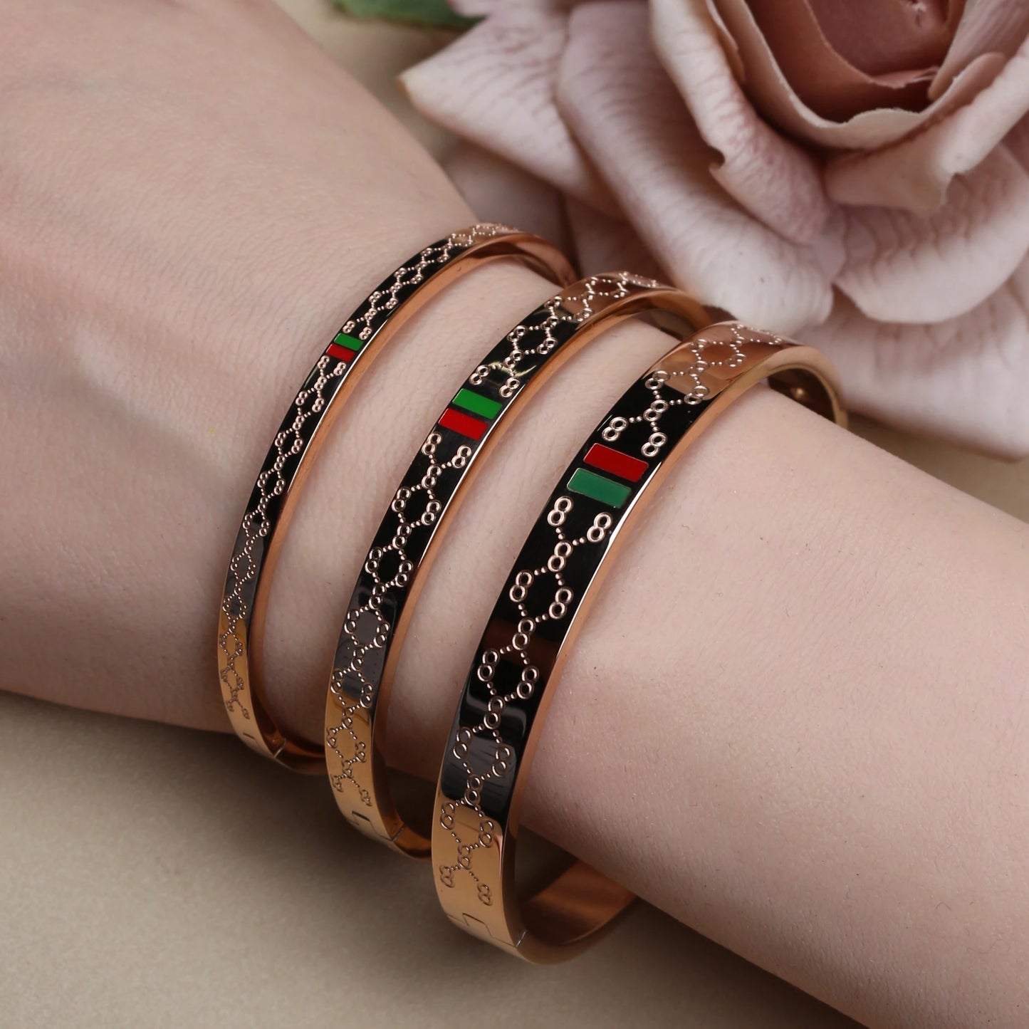 18 K Gold Plated Stainless Steel  55 MM Red/Green Bangles  , Fashionable Jewelry For Men And Women Wholesale