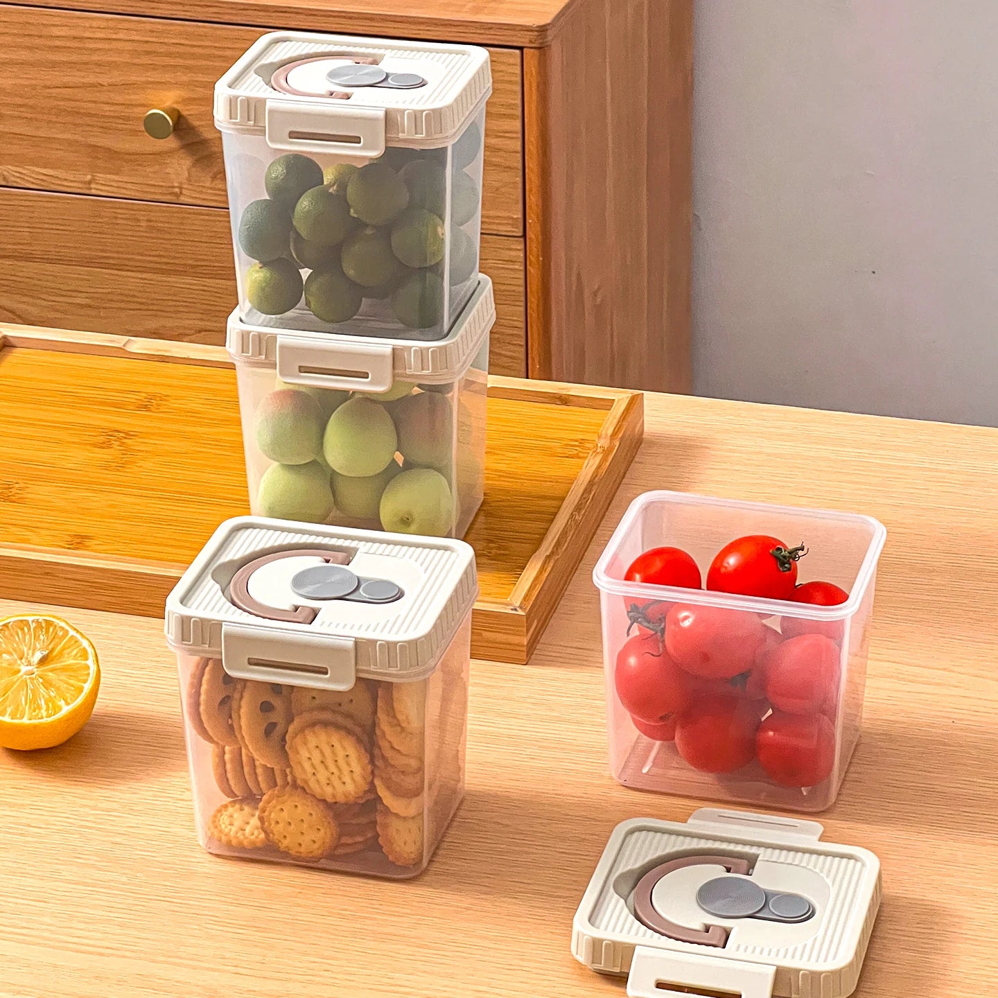 Clear Plastic Food Storage Box Portable Moisture Proof Sealed Snacks Grain Storage Container Drain Fruit Box Kitchen Organizer