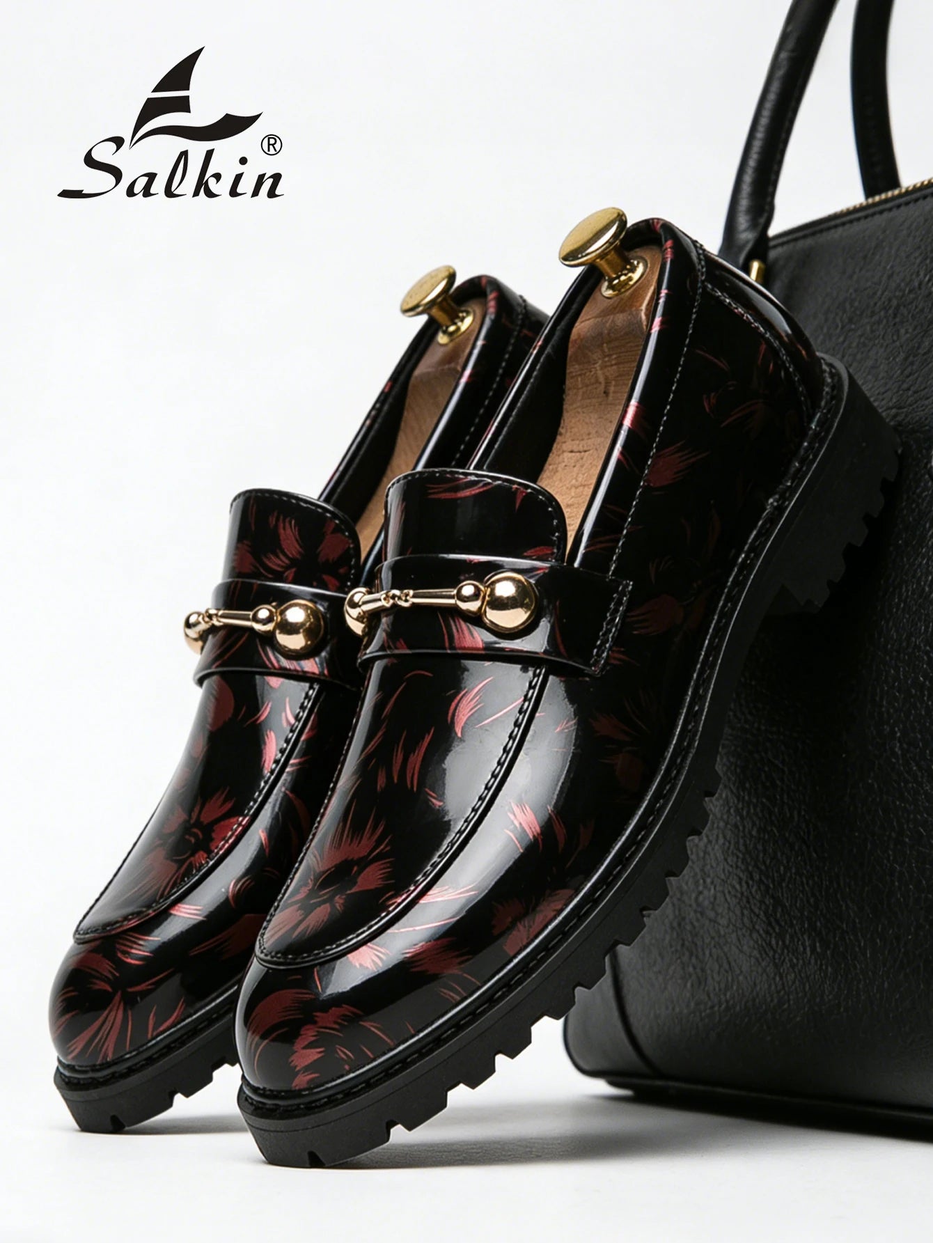 New Fashion Shiny Patent Dress Leather Shoes Men Metal Buckle Slip-on Loafers British Business Social Shoes Daily Office Party