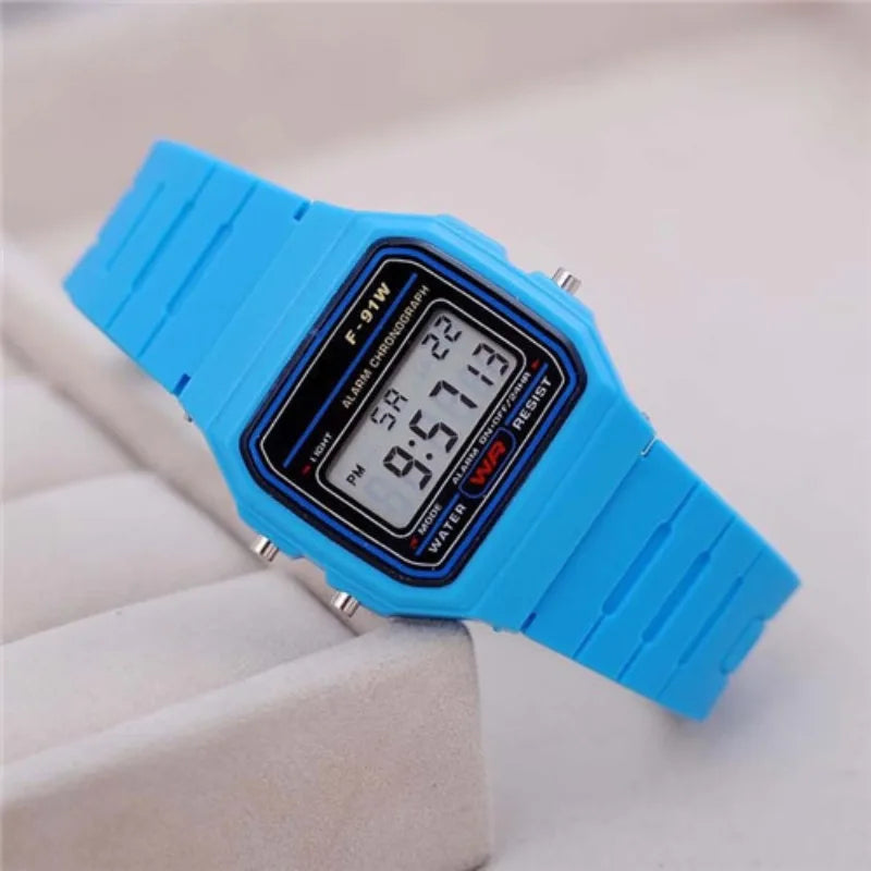 Luxury Ladies Wristwatches Relojes Para Mujer Retro Square Electronic Watches Digital Display Women Men Watch Rose Gold Silver
