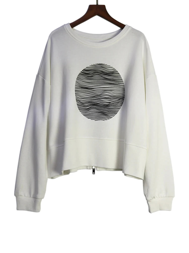 [EAM] Black Printed Back Zipper Sweatshirt New Round Neck Long Sleeve Women Big Size Fashion Tide Spring Autumn 2026 1DJ0624