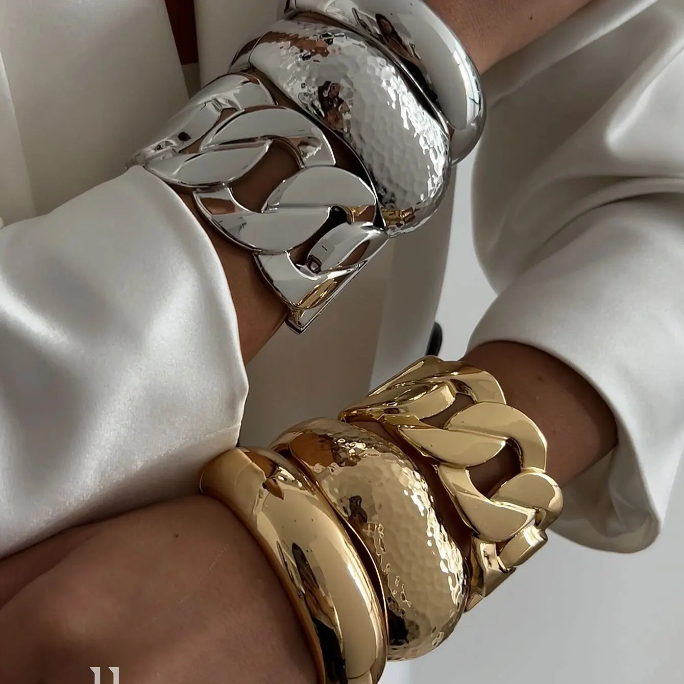 SHIXIN Exaggerated Smooth Gold Color Wide Chain Spring Bangle for Women Hip Hop Metal Geometric Cuff Bracelet Unisex Men Jewelry