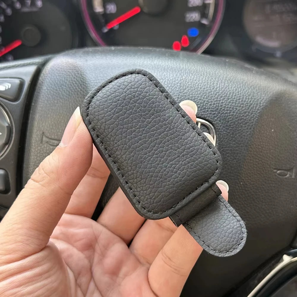 1pcs Universal Car Sunglasses Holder Multi-Functional Ticket Portable Bracket Magnetic Oxhide Sunshade Storage Boxs Auto Parts ﻿