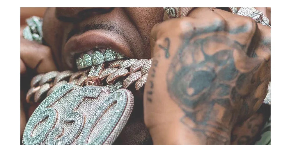 RACHELZ Hip Hop Single Classic Hollow Teeth Grillz Simple 3 Colors Glossy Tooth Caps Women Men Jewelry Halloween Cosplay Gift