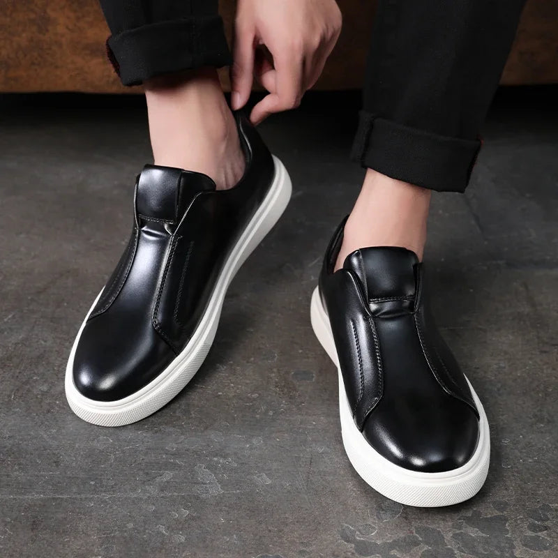 Fashion Men's Skateboard Shoes Sneakers Men Casual Slip-on Leather Loafers Flats