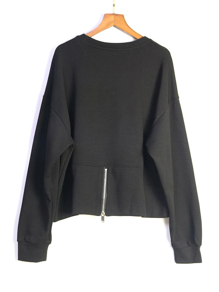 [EAM] Black Printed Back Zipper Sweatshirt New Round Neck Long Sleeve Women Big Size Fashion Tide Spring Autumn 2026 1DJ0624