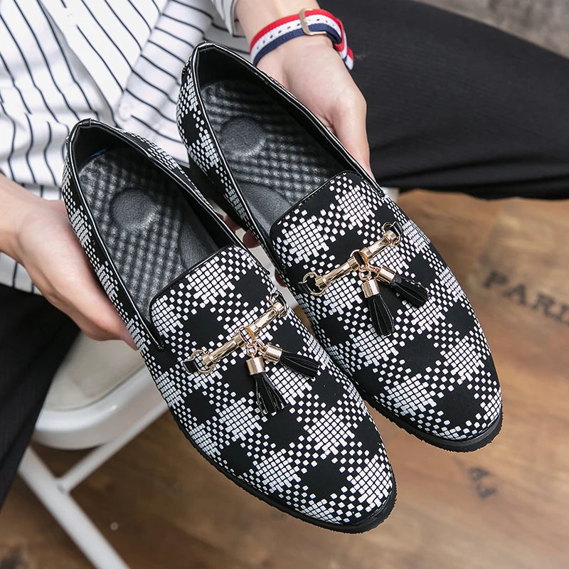 Gentleman Patent Leather Wedding Party Dress Shoes Designer Male Grid Pattern Tassels Formal Footwear Sapatos Tenis Masculino
